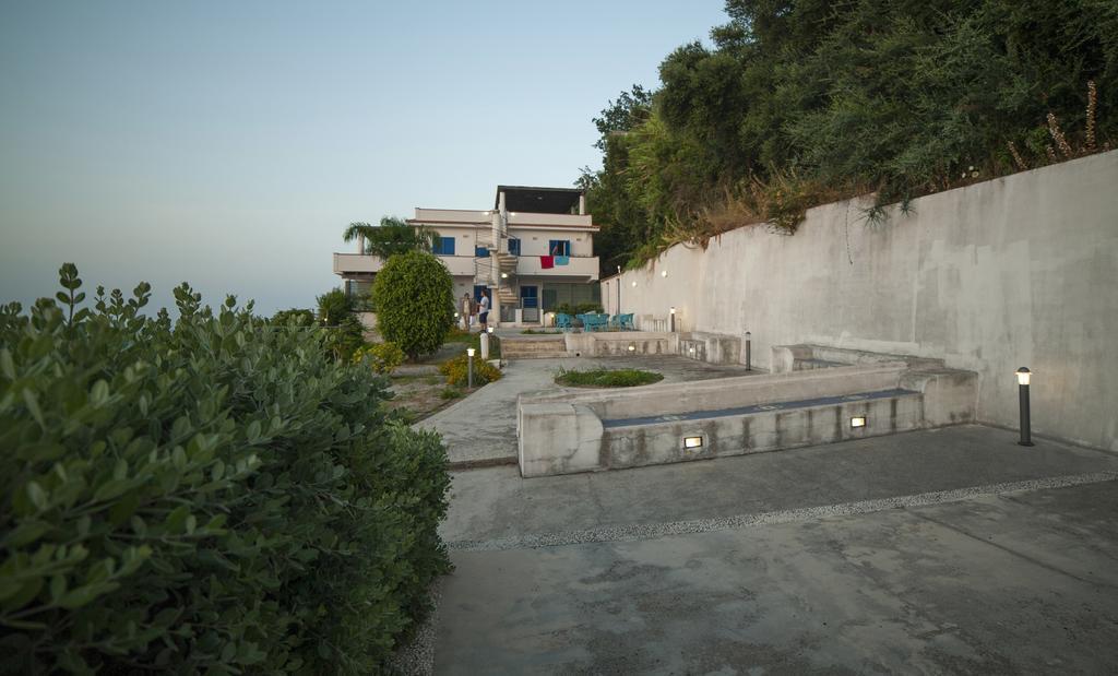 Magico Appartamenti Scafa - Marina Capo dʼOrlando Εξωτερικό φωτογραφία
